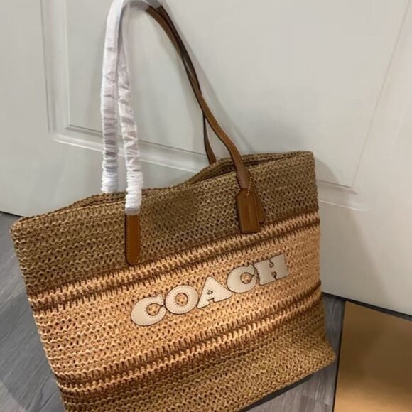 Coach City Tote Bag Style Number: CBG87